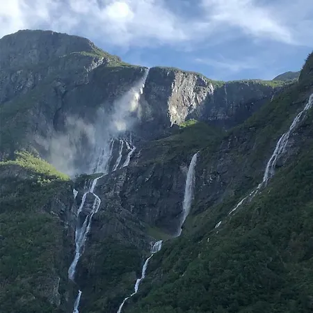 Gudvangen Camping 3*